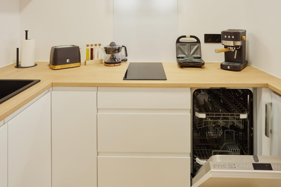 Kitchen or kitchenette, Living room