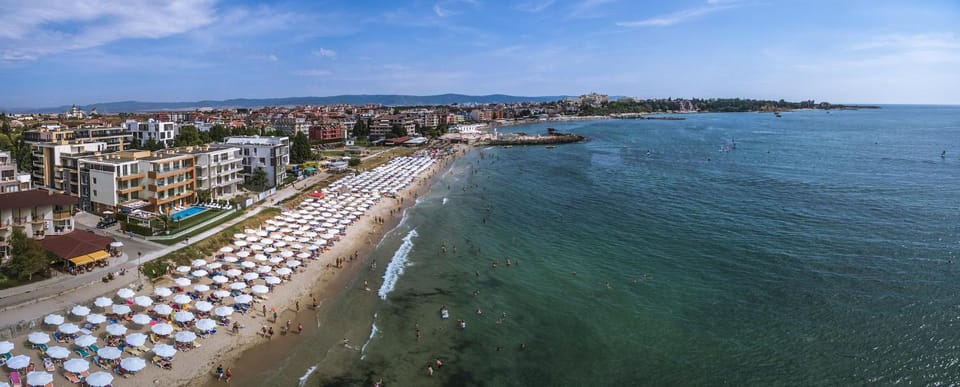 Nearby landmark, Day, Natural landscape, Bird's eye view, Beach, City view, Sea view, sunbed