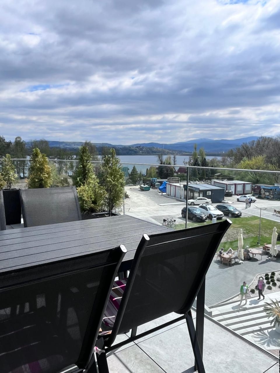Balcony/Terrace, Lake view, Mountain view