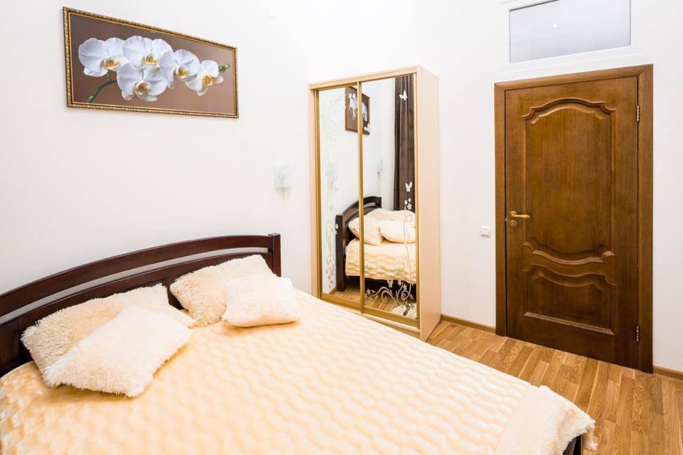Bedroom, wardrobe