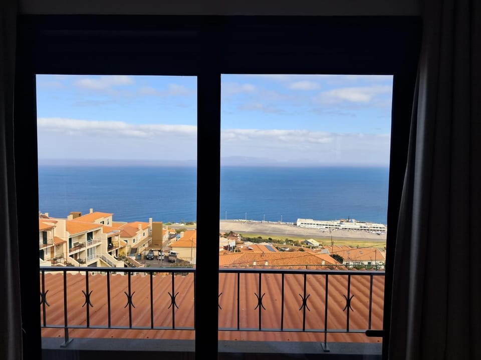 Virgínia House Apartment in Madeira District