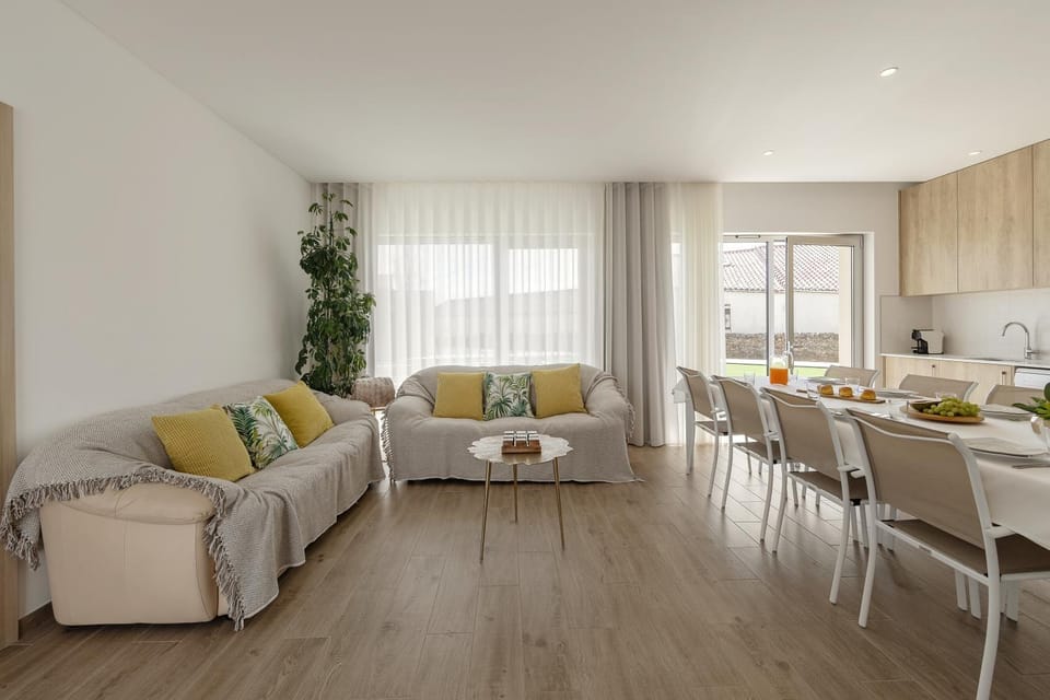 Living room, Dining area, kitchen