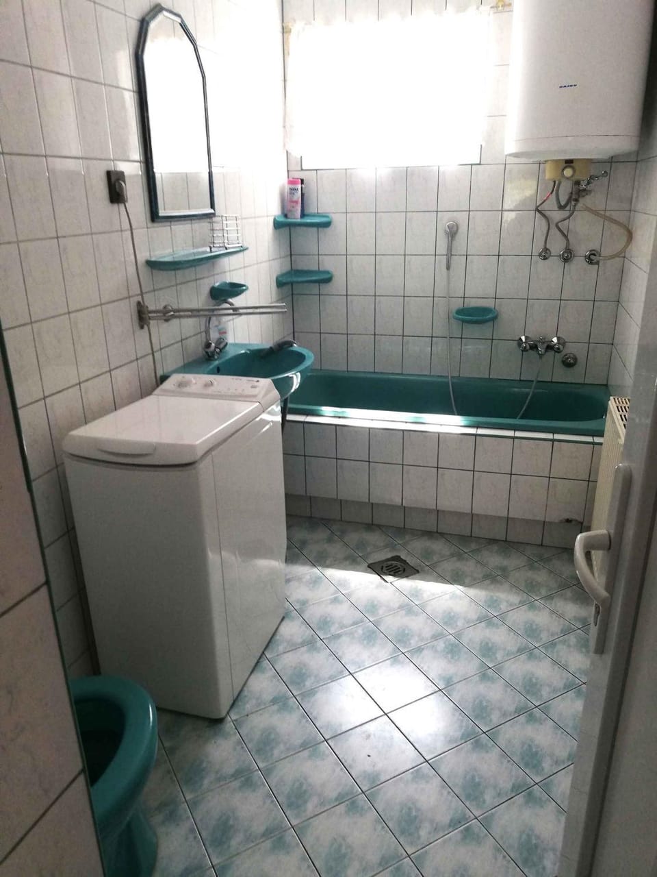 Bathroom, washing machine