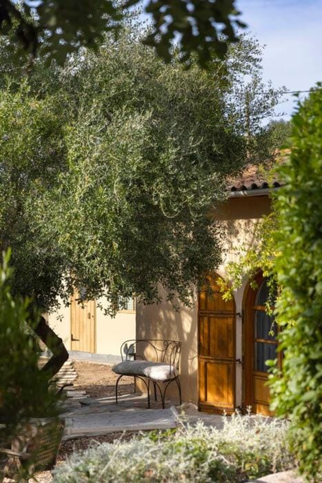 Property building, Patio, Day, Garden, Garden view