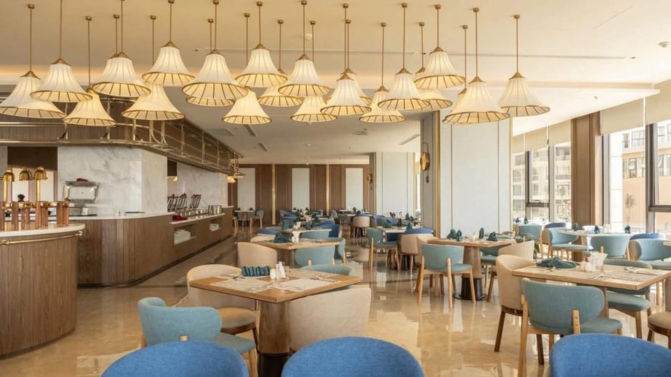 Restaurant/places to eat, Living room, Banquet/Function facilities, Seating area