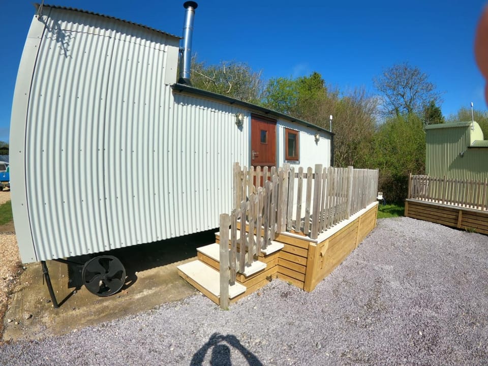 Swanage Shepherds Hut 1 House in Swanage