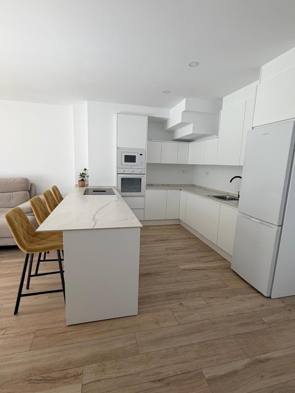 Luxury 3-Bedroom Penthouse with Private Pool, Terrace & Parking los Boliches, Fuengirola Apartment in Fuengirola