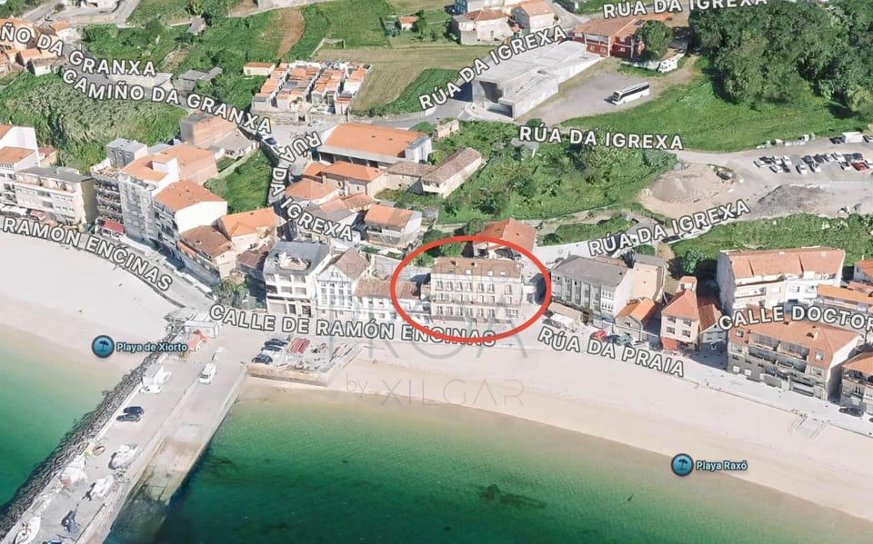 Property building, Nearby landmark, Day, Neighbourhood, Natural landscape, Bird's eye view, Beach, City view, Sea view, Street view, Location