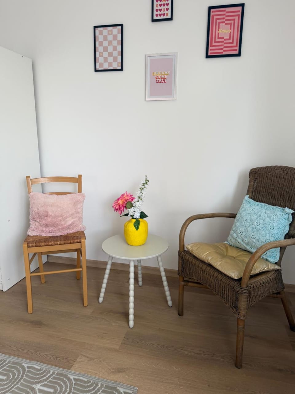 Living room, Seating area, Bedroom