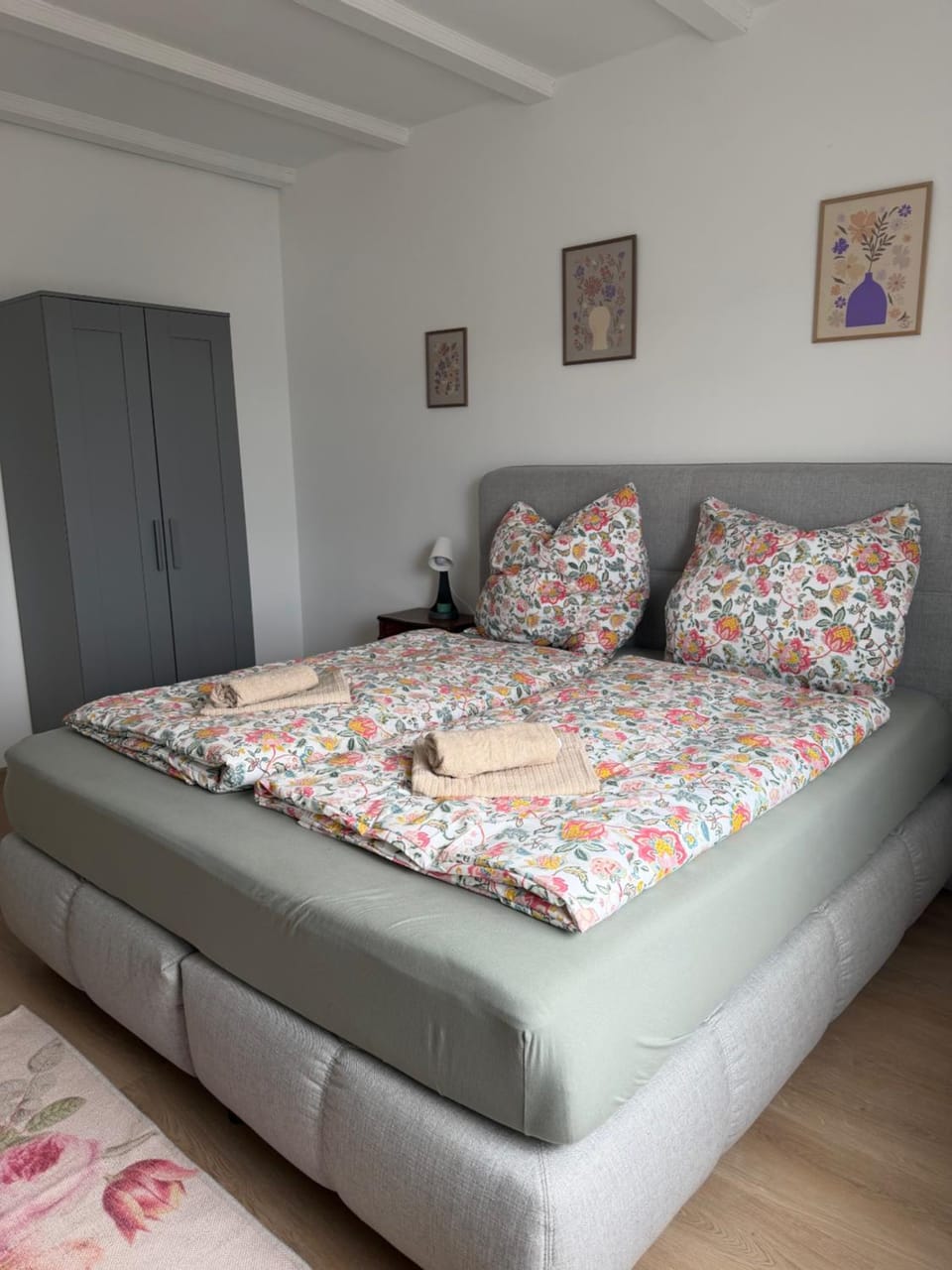 Bed, Photo of the whole room, Bedroom, wardrobe