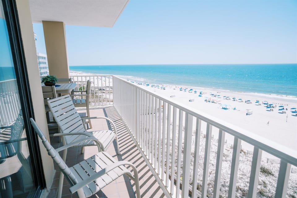 Stunning Remodeled Beachfront 3 BR Private Beach Access Apartment in Orange Beach