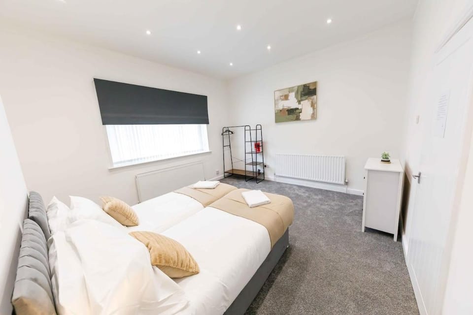 Bright 5Bed 2Bath - Near Stadium and Crownworks Apartment in Sunderland