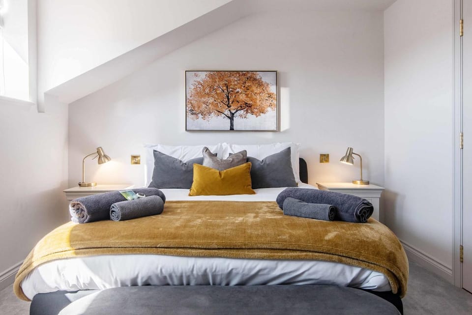 Bed, Photo of the whole room, Bedroom