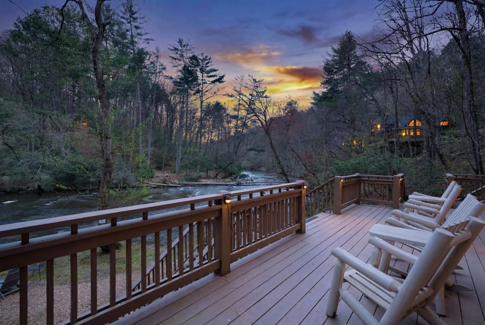 The Lodge on Cartecay - Ellijay, GA - Enjoy Scenic River Views, Challenge Friends in the Arcade, Enjoy the Fire Pit, and Enjoy G House in Georgia