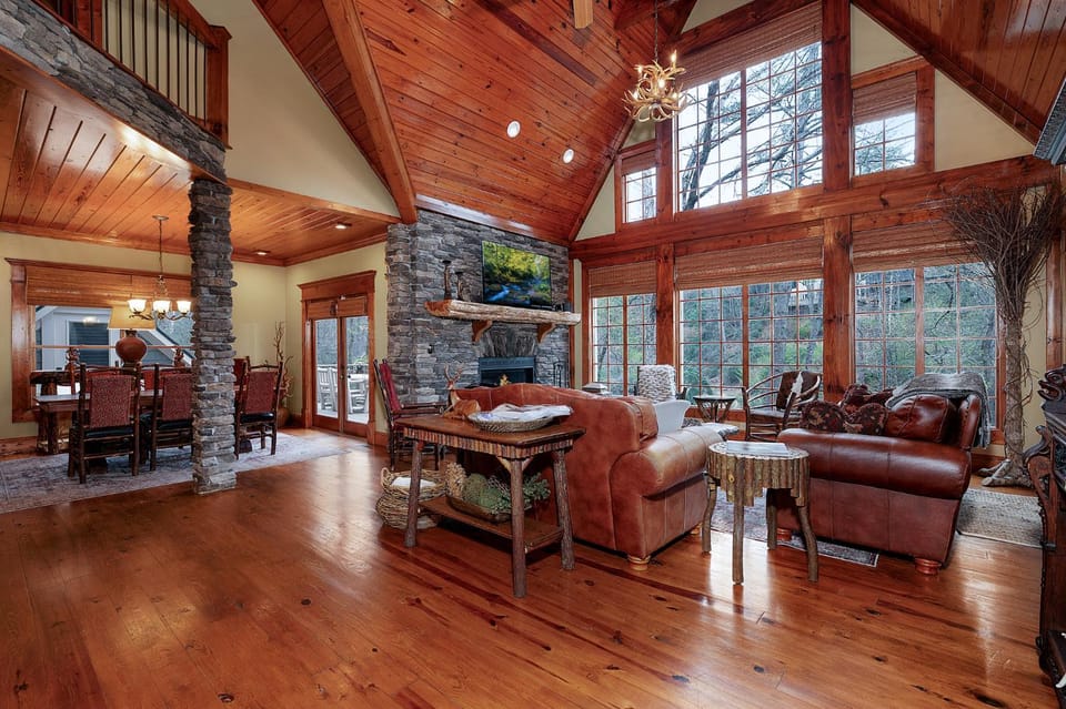The Lodge on Cartecay - Ellijay, GA - Enjoy Scenic River Views, Challenge Friends in the Arcade, Enjoy the Fire Pit, and Enjoy G House in Georgia
