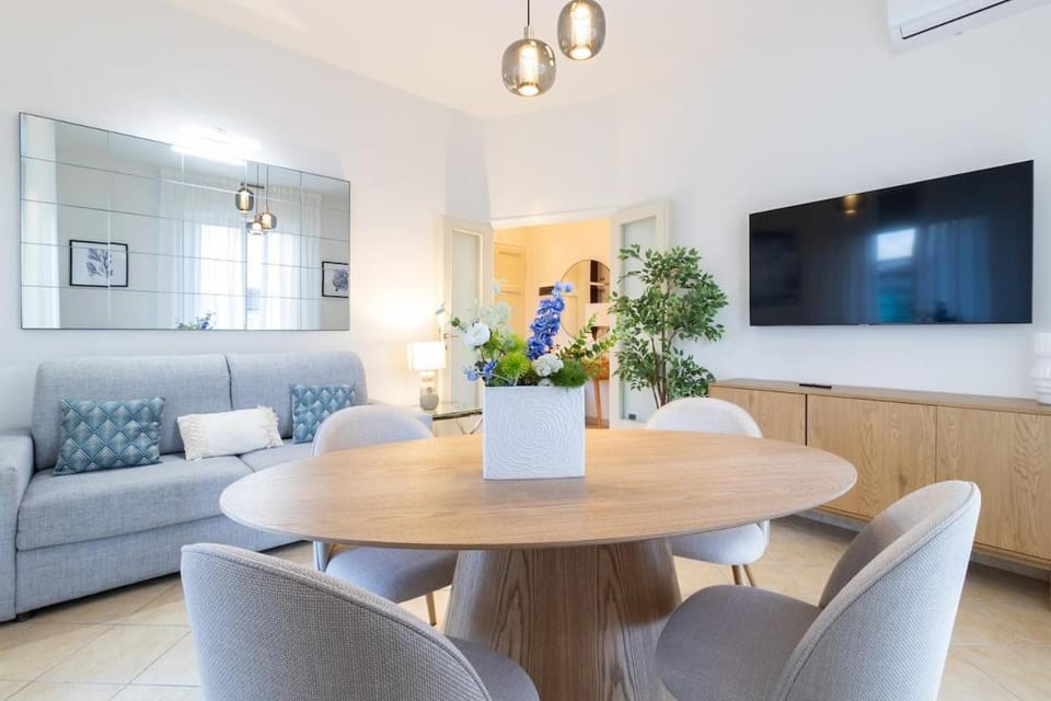 400 Meters from the Beach, Free Parking Apartment in Viareggio
