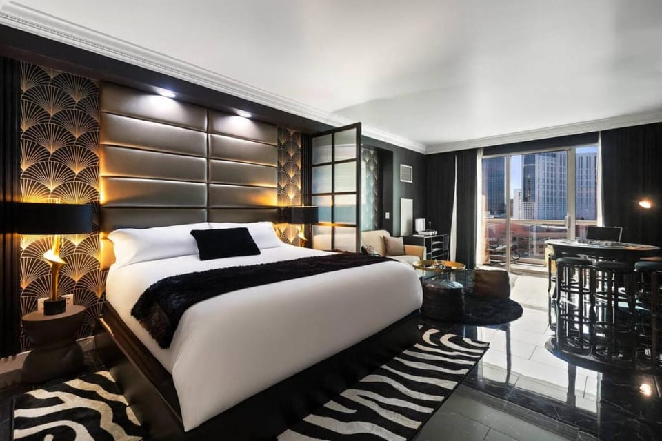 Lucky You Double Balcony On LV Strip Apartment hotel in Las Vegas Strip