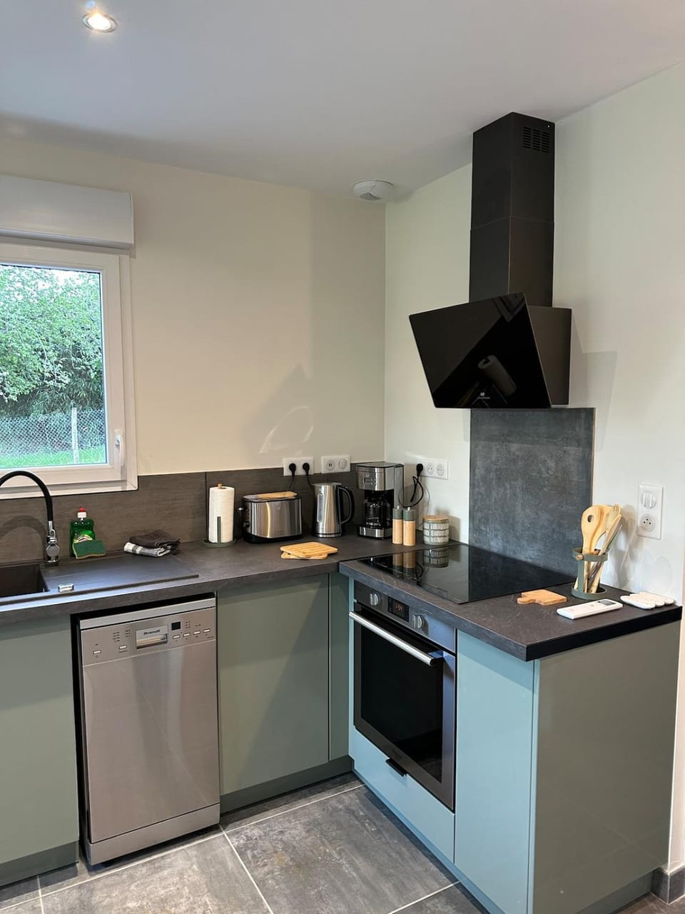 Kitchen or kitchenette