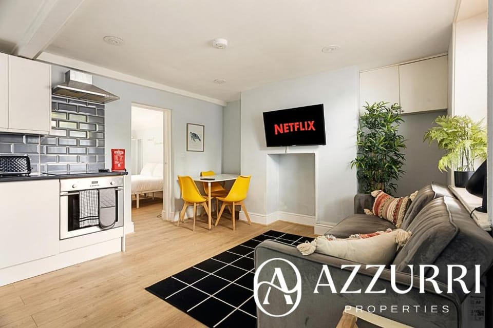 Living room, Dining area, kitchen