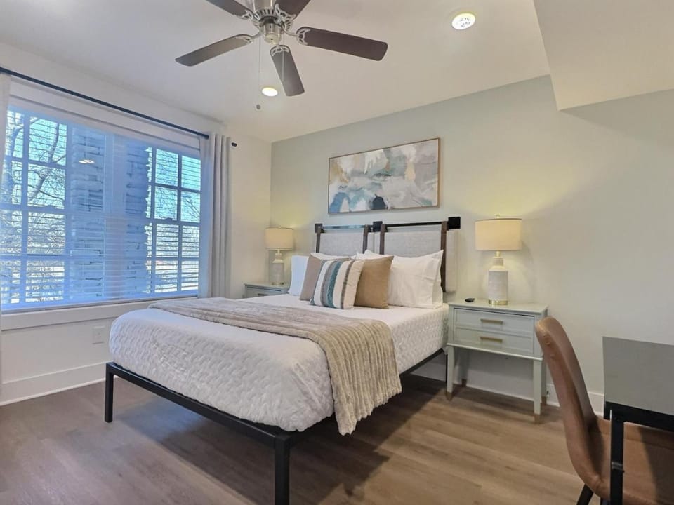 Bright and Beautiful Retreat in Heart of Downtown Apartment in Birmingham
