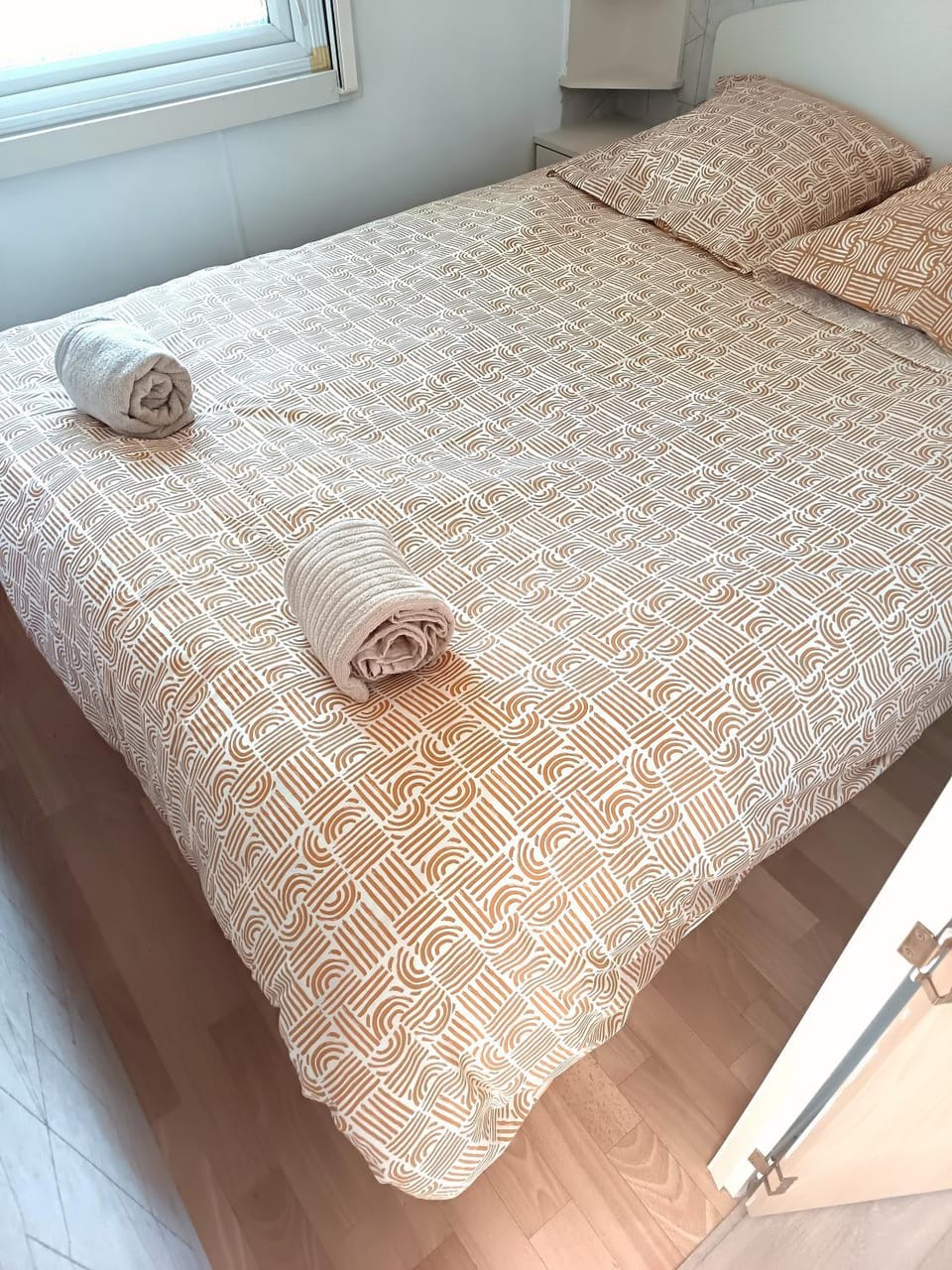 Bed, Photo of the whole room, Bedroom, towels