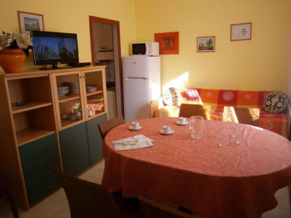 TV and multimedia, Lounge or bar, Dining area