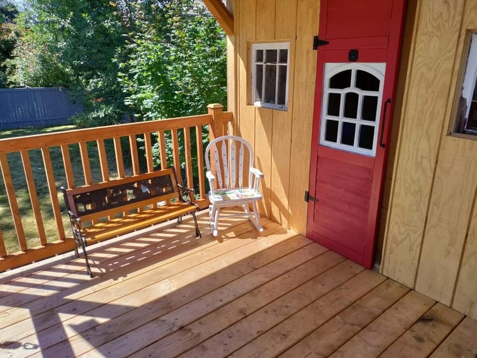 Quiet Modern Stay Near SeaTac & Hospitals House in Des Moines