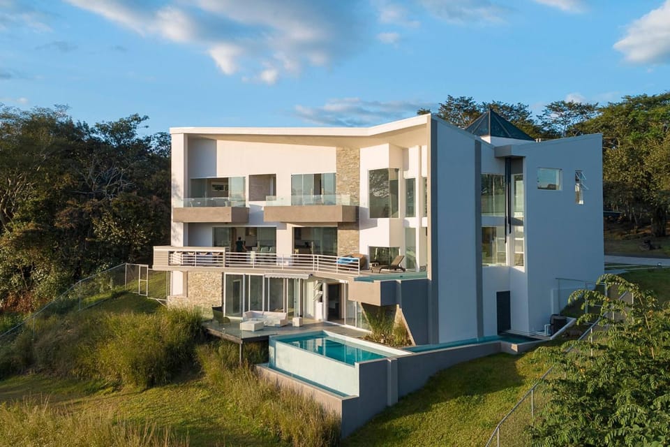 Luxurious 4-Bedroom House in Alajuela, Costa Rica House in Alajuela Province