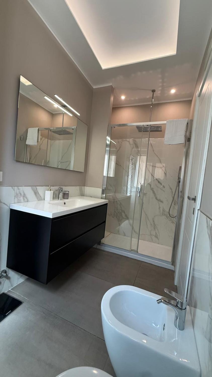 Shower, Bathroom