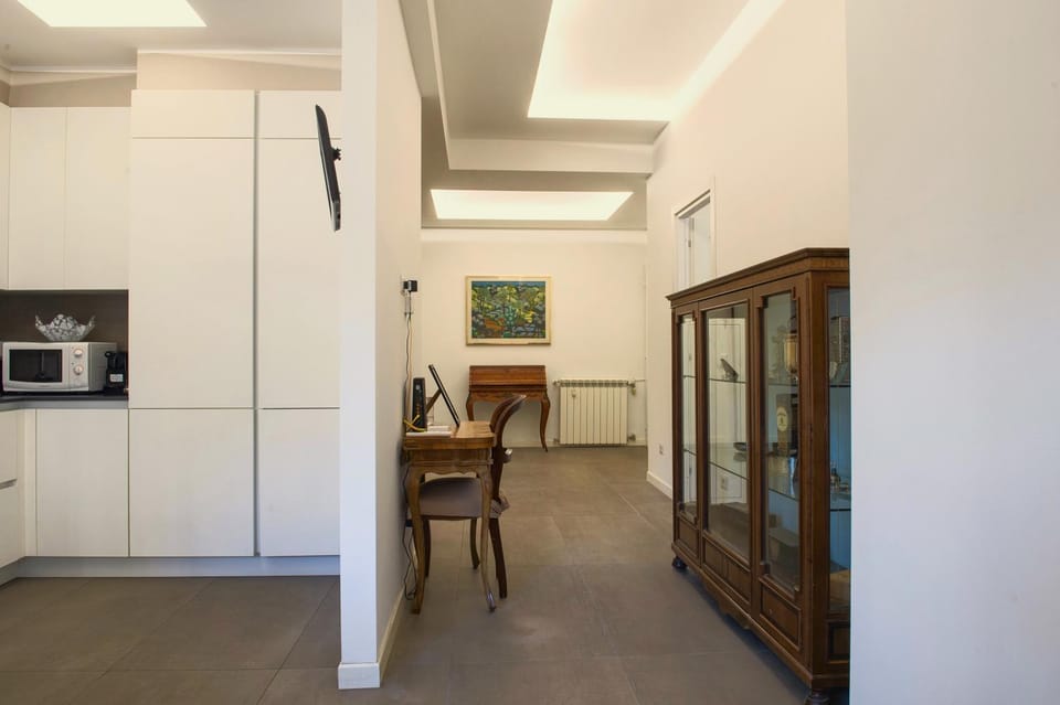 Living room, Seating area, Lunch, Lunch