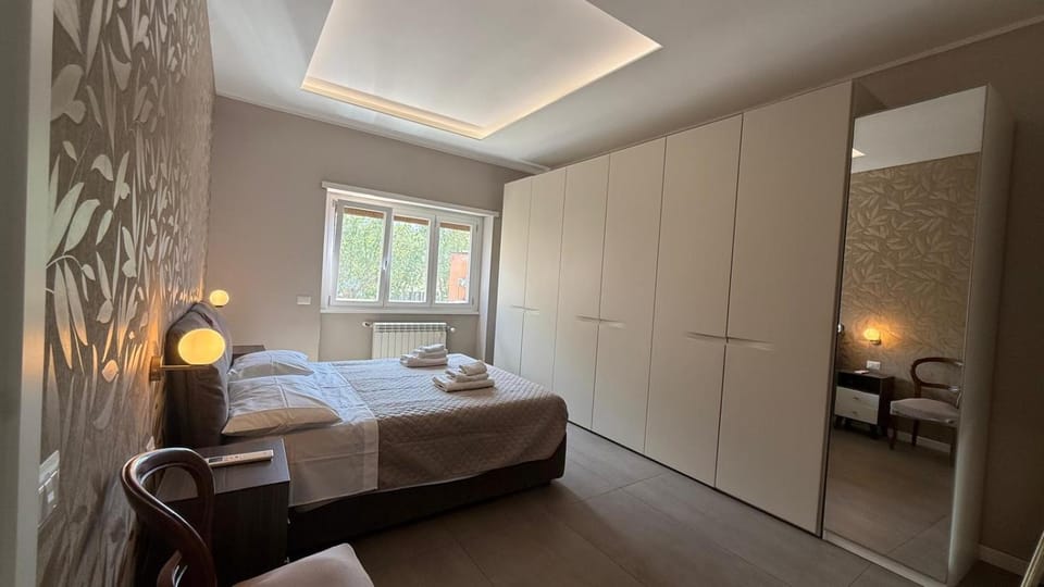 Bed, Photo of the whole room, Bedroom, wardrobe