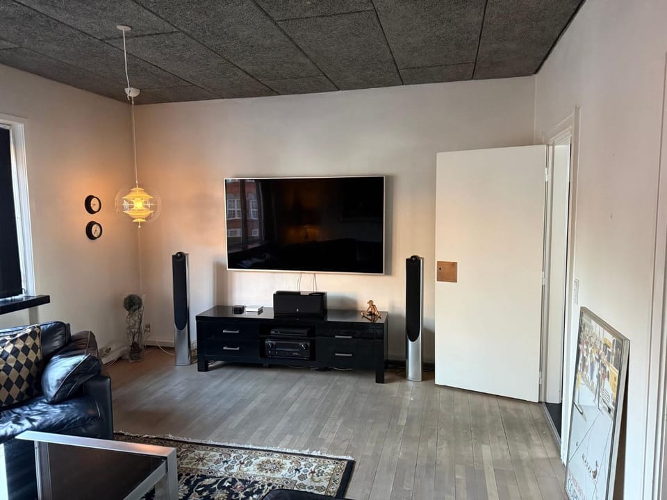 Communal lounge/ TV room, TV and multimedia, Living room