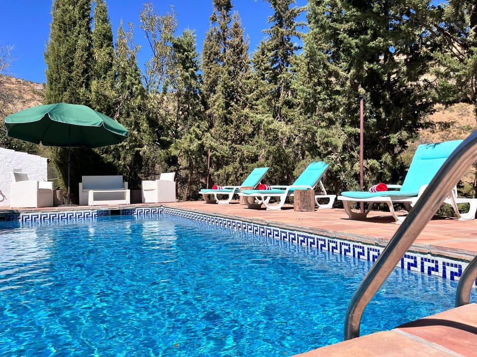 Pool view, Swimming pool, sunbed