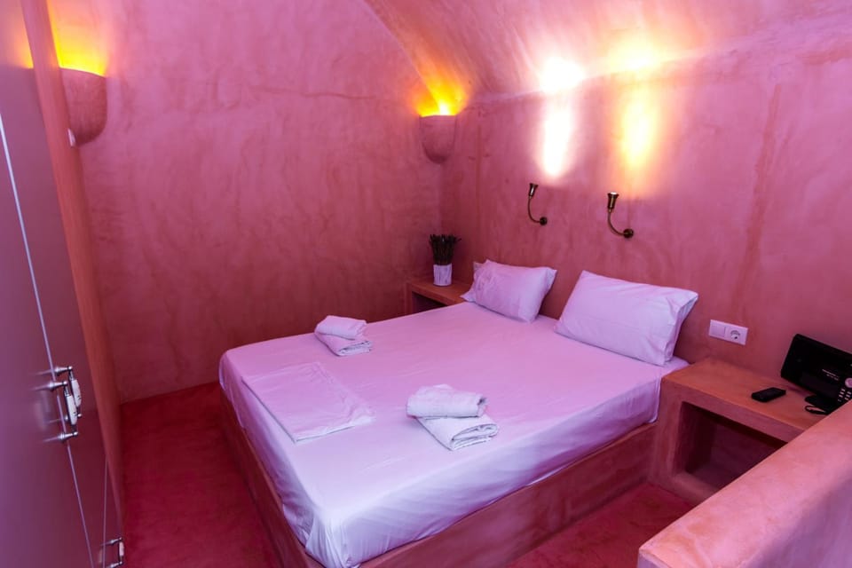Bed, Photo of the whole room, Bedroom, towels, wardrobe