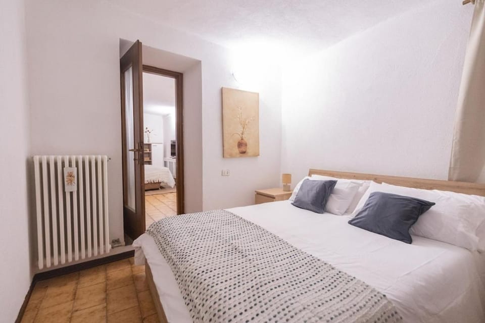 Cozy home, a few minutes' walk from the train and ferry Apartment in Bellano