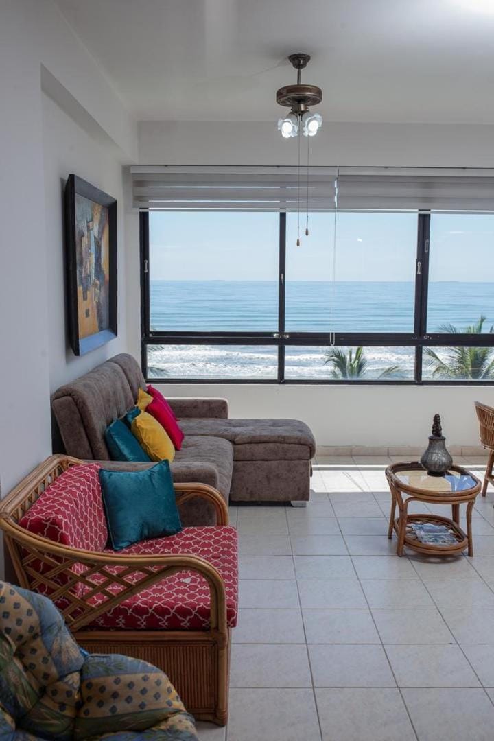 Living room, Sea view