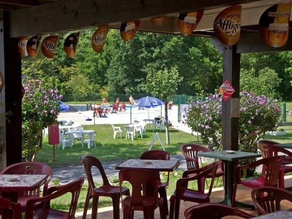 Mobile-home avec terrasse - 5 pers. - API-1-52-2216 Campground/ 
RV Resort in Nouvelle-Aquitaine