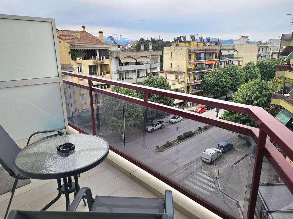 Balcony/Terrace, Location