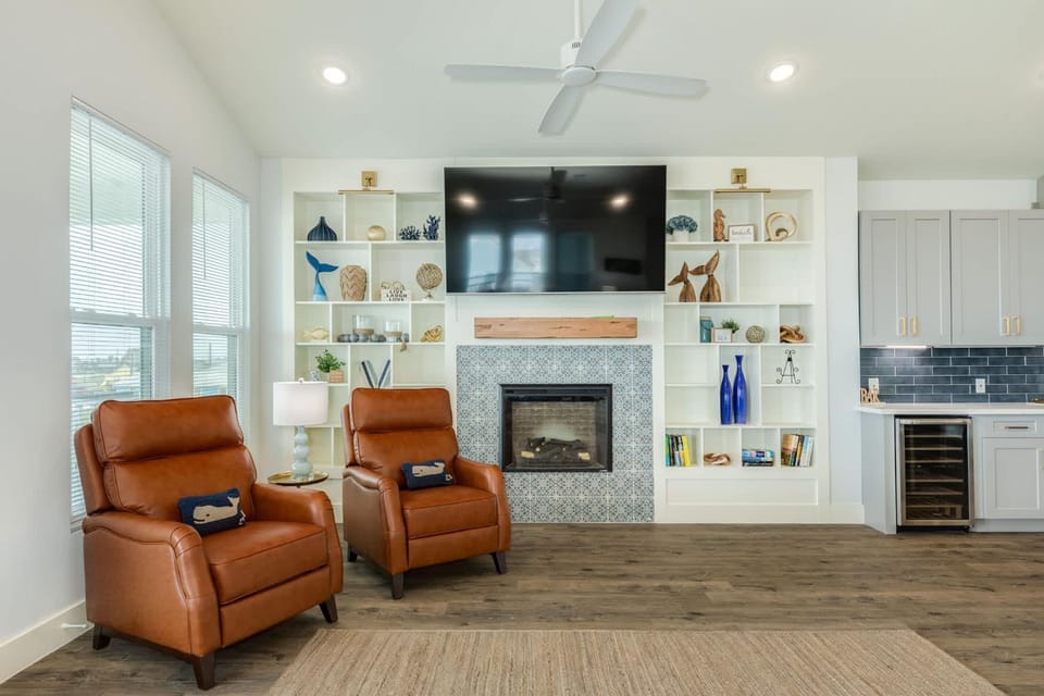 Luxury Home Steps to the Sand House in Alvin