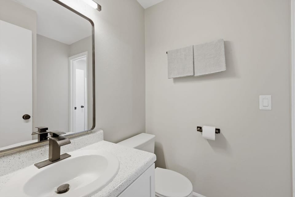 Cozy modern apartment at The Domain Raleigh Apartment in Raleigh