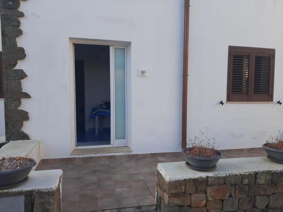 Carolina's House Apartment in Pantelleria