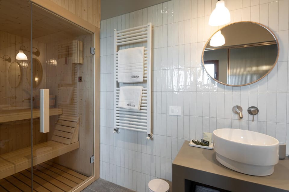 Shower, Toilet, Sauna, Bathroom, towels