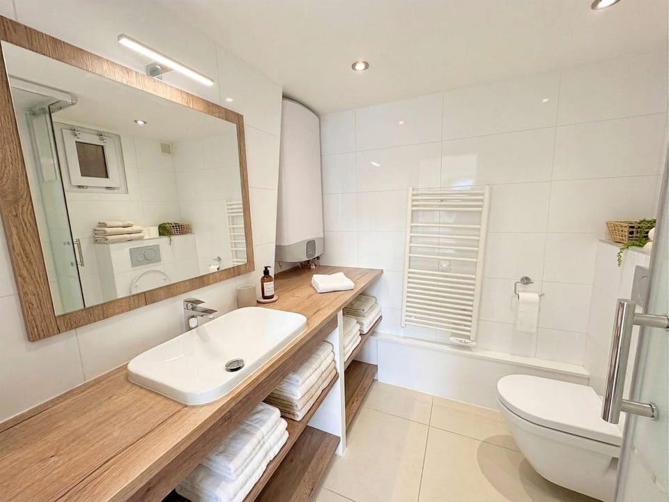 Heart Marais Bright 1BR by Melvane Apartment in Paris