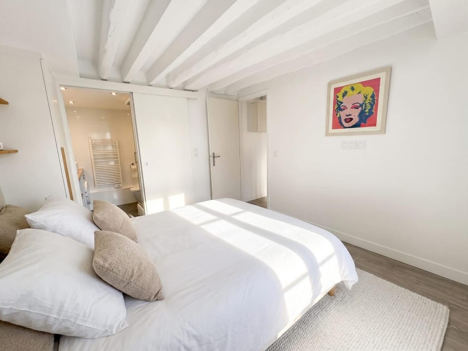 Heart Marais Bright 1BR by Melvane Apartment in Paris