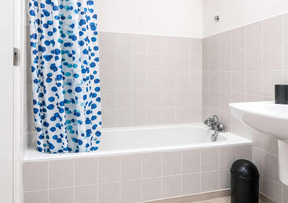 Bathroom, Bath
