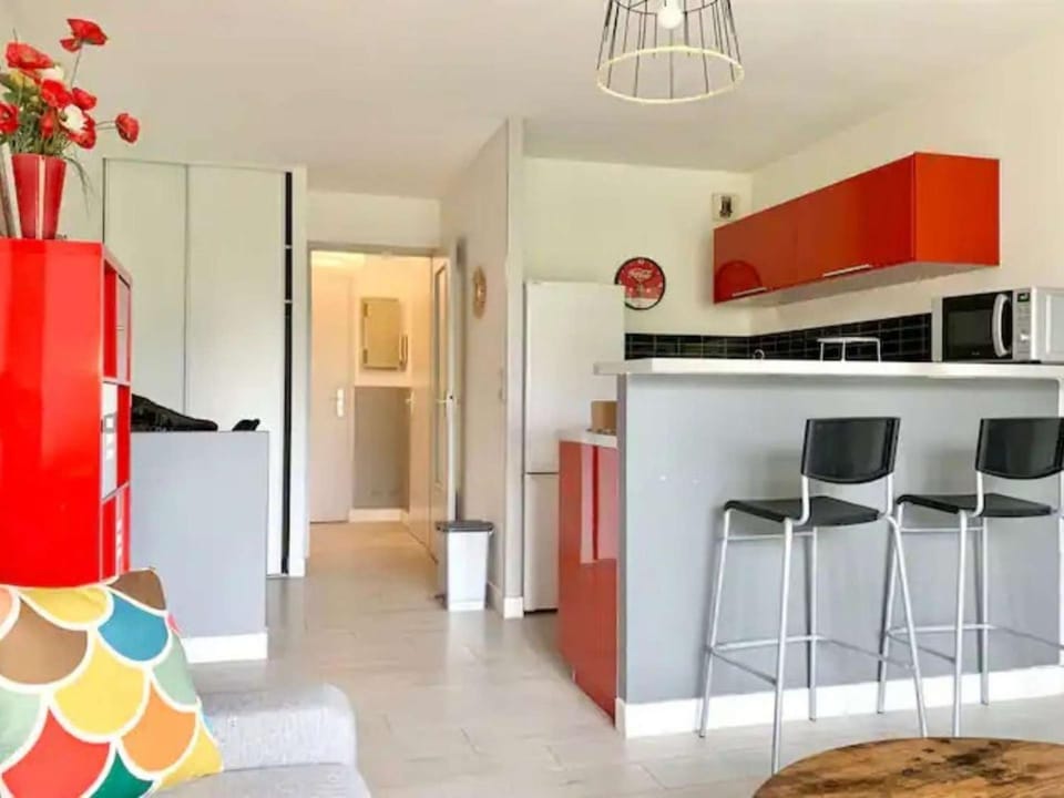 Kitchen or kitchenette, Dining area, pet friendly, stove