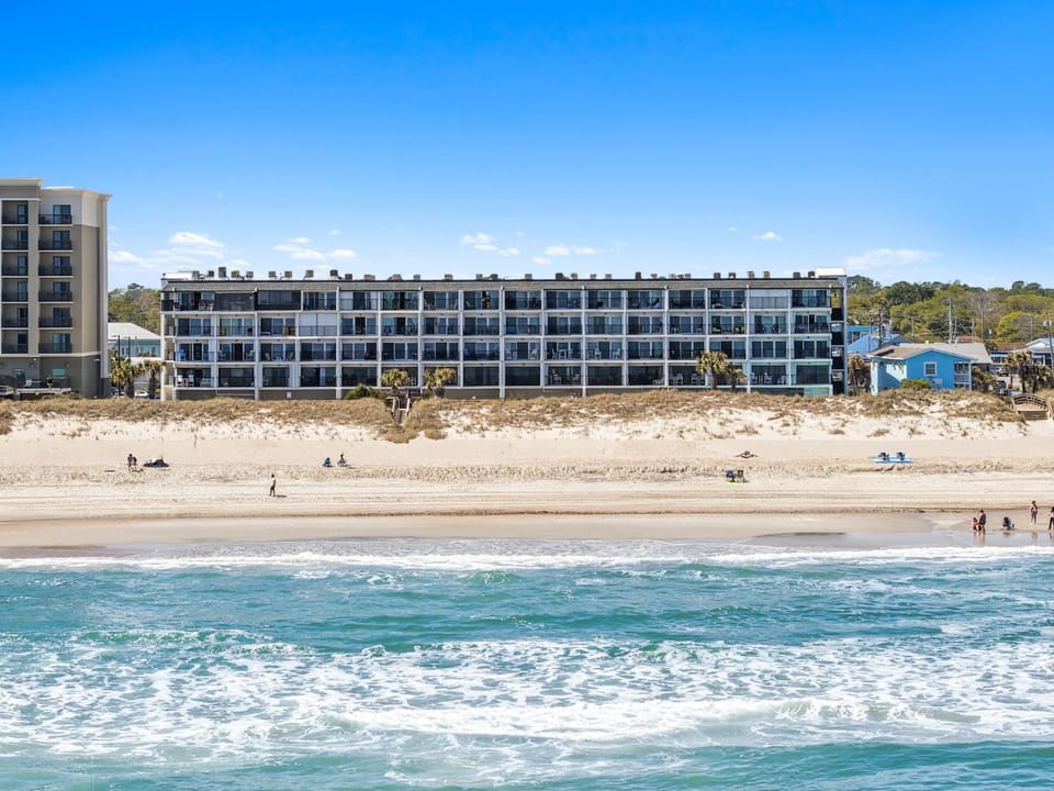 Carolina Beach Boardwalk Beachfront Pool Villa Apartment in Carolina Beach