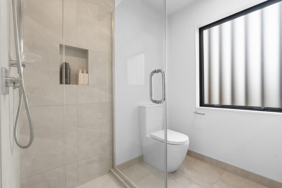 3BDR Award Winning Home in peaceful cul de sac House in Auckland