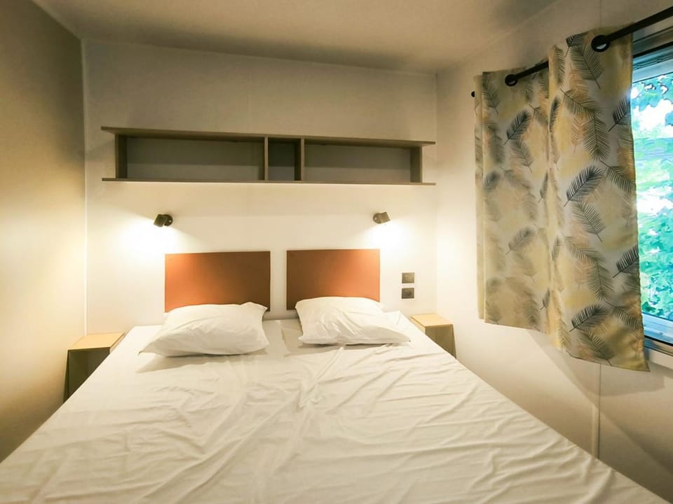 Mobil-home cosy, animaux OK - 2 pers. - API-1-52-2464 Campground/ 
RV Resort in Grand Est