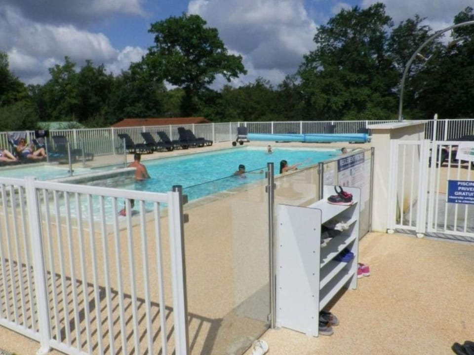 Mobil home avec climatisation - 6 pers. - API-1-52-2581 Campground/ 
RV Resort in Grand Est